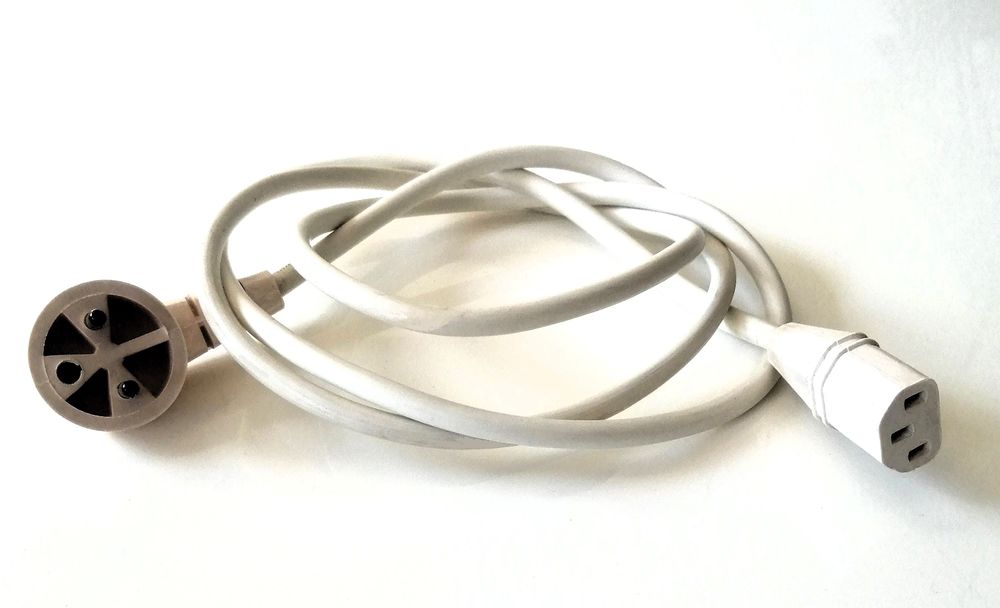 C�ble d'alimentation L 1,53 4 Puteaux (92)