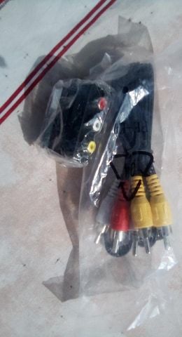 CABLE AUDIO VIDEO + ADAPTATEUR PERITEL 3 Lamotte-Buleux (80)