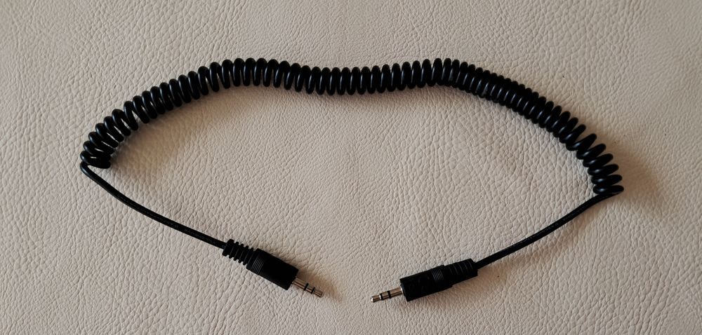 c�ble avec double sortie 
prise Jack 3,5 mm 
made in France 3 Carnon Plage (34)