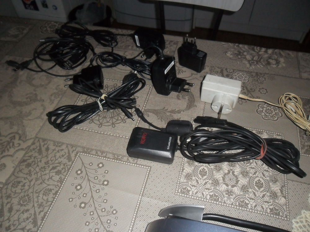 c�ble et chargeur 2 Mondouzil (31)