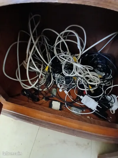Cable hdmi tv internet chargeur 1 La Tour-du-Pin (38)