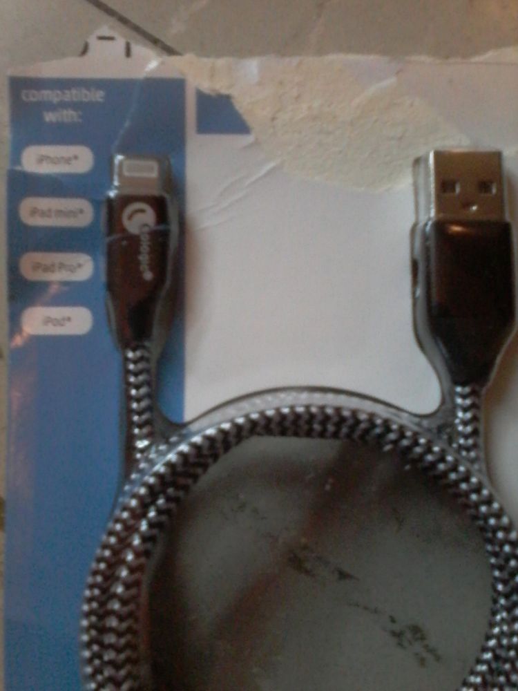 Câble USB pour charger neuf emballages  10 Tourcoing (59)