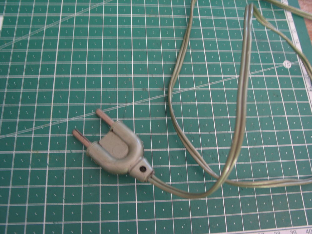 C�ble + prise de lampe JUMO fer a cheval 1m60 vert lampe Jum 10 Marseille 13 (13)