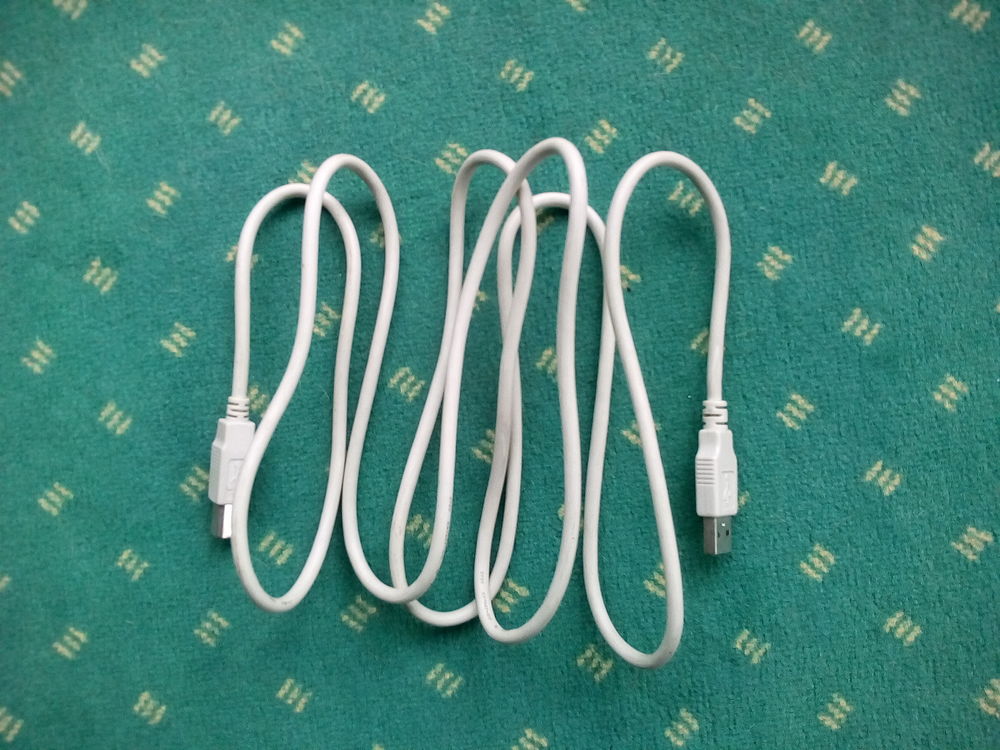 C�ble de raccordement USB 2.0 pour branchement appareils USB 10 Arques (62)