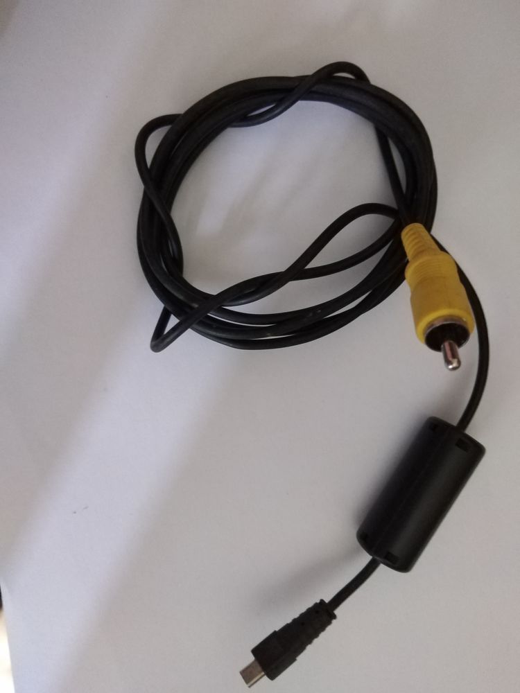 C�ble USB vers 1 RCA 3 Baignes-Sainte-Radegonde (16)