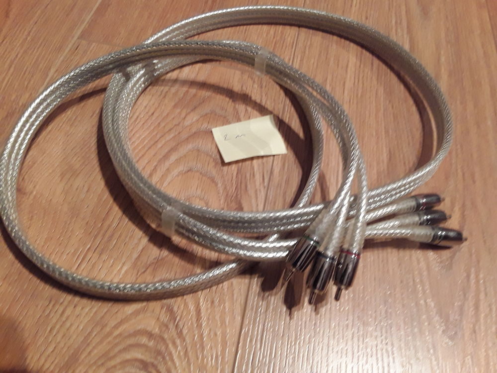 C�ble vid�o composante YUV translucide 2 m�tres or 10 Gometz-la-Ville (91)