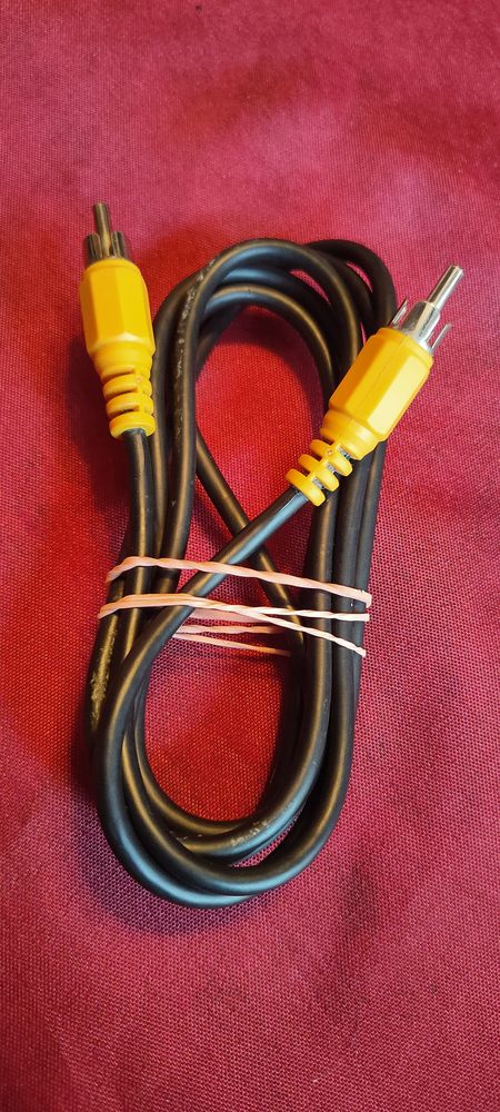 C�ble vid�o RCA m�le � m�le longueur 1m50 2 Avermes (03)