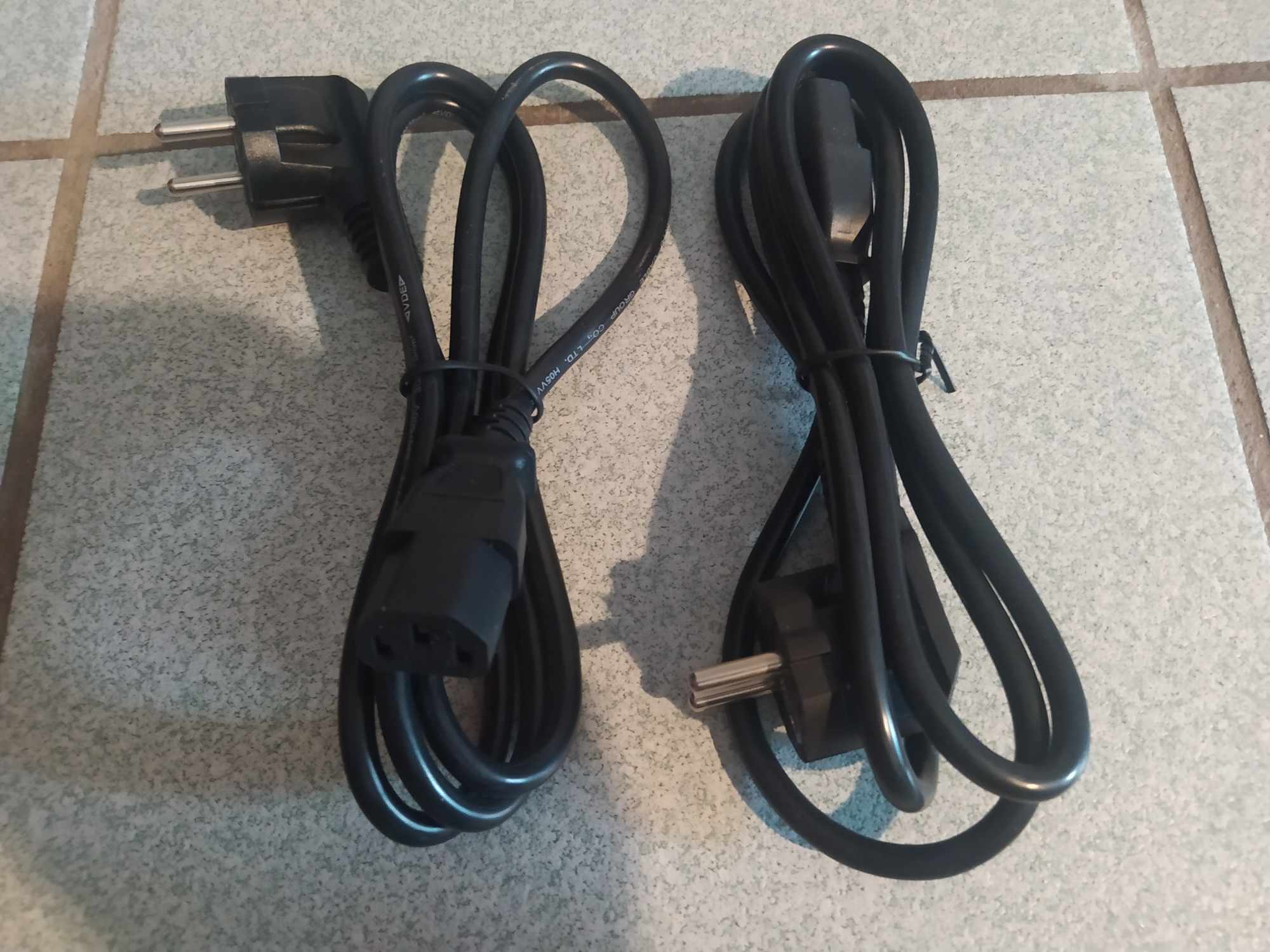 Lot x2 c�bles d'alimentation de 1,30 m
10 Oriol-en-Royans (26)