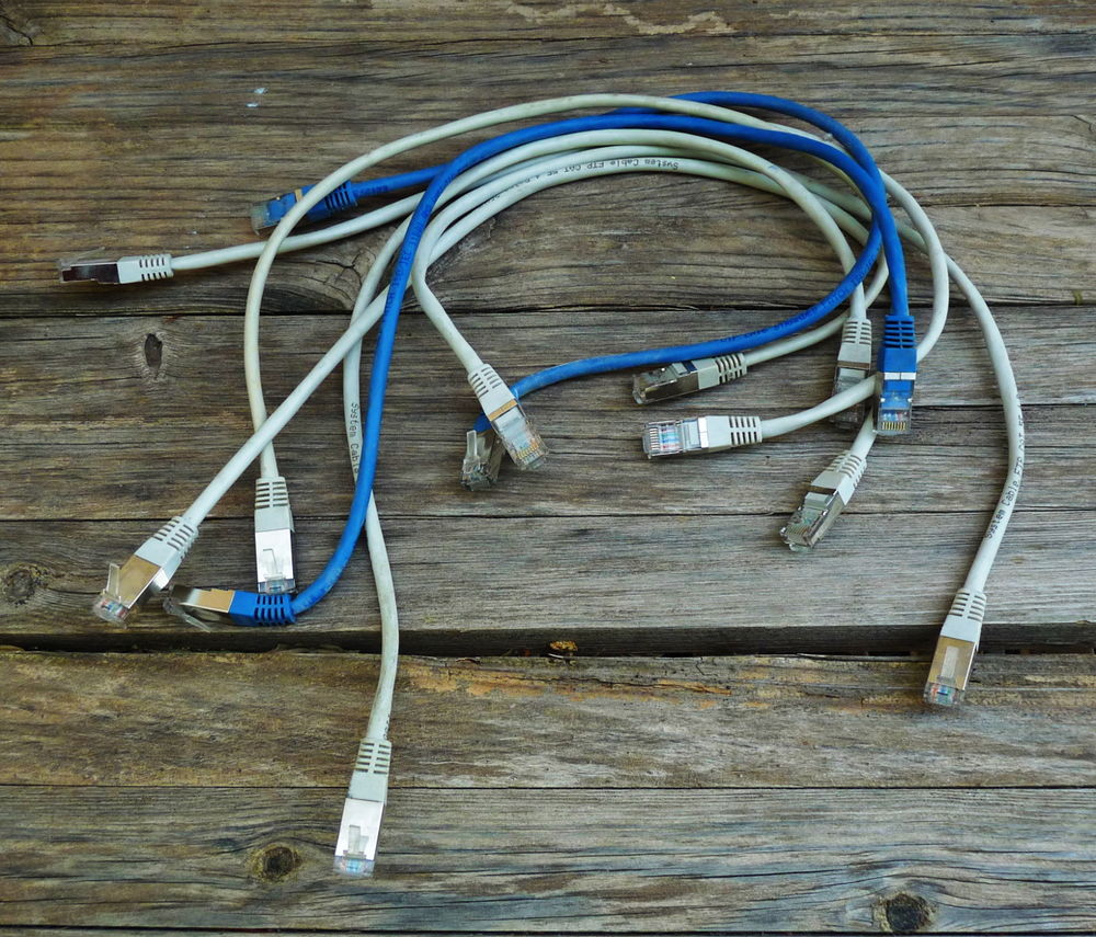 7 C�bles crois�s Ethernet 50 cm
10 Hy�res (83)