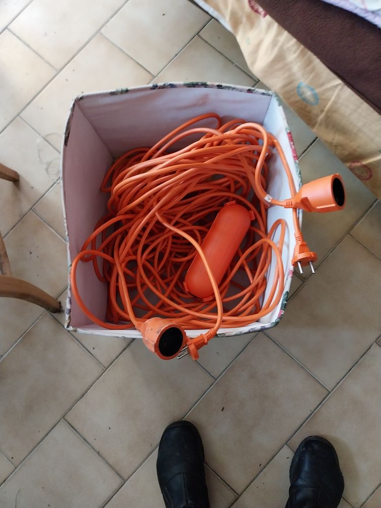 C�bles oranges 60m en tout et 2 bo�tes dexprotection 35 Palavas-les-Flots (34)