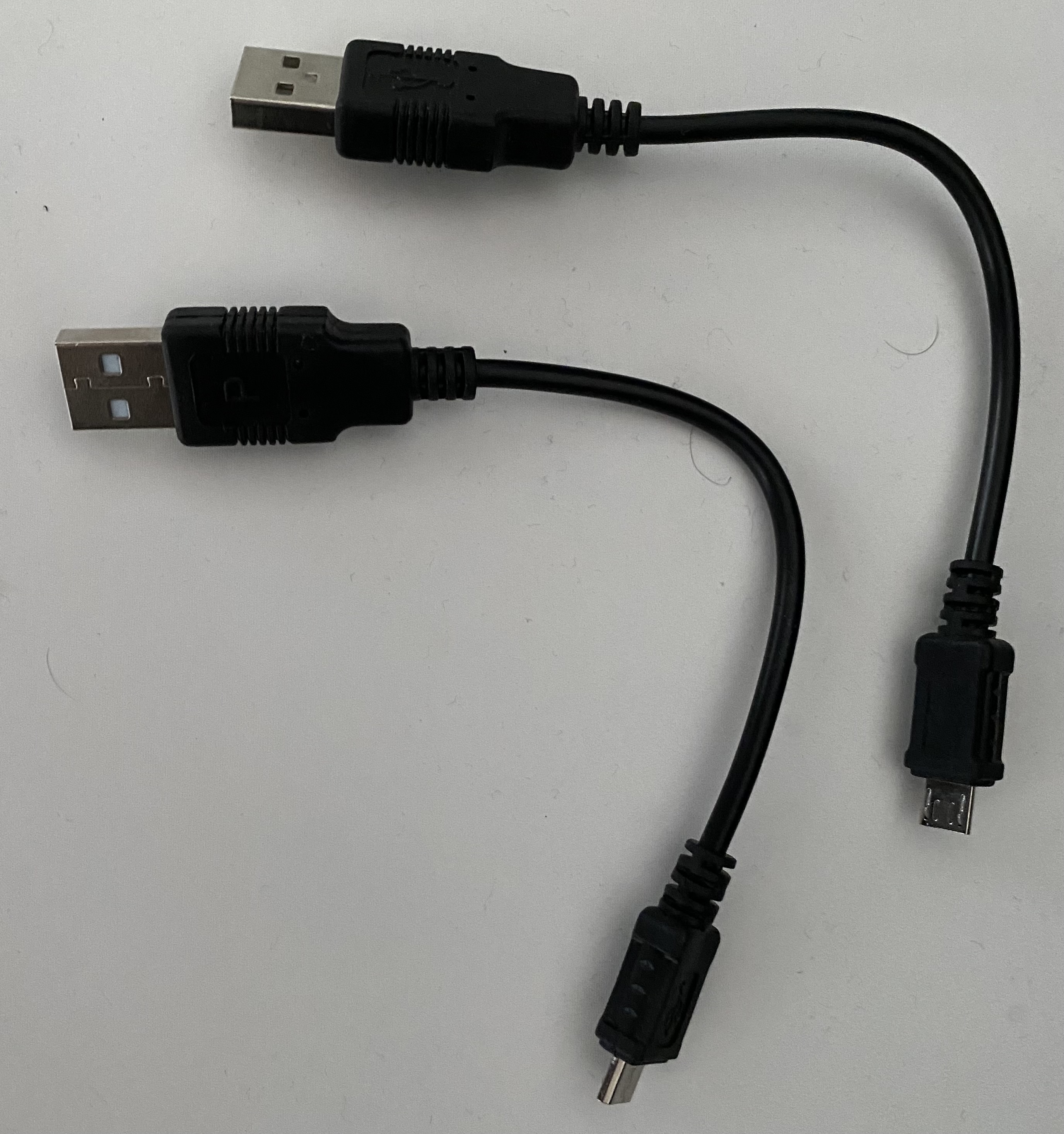 LOT 2 c�bles USB C 10 Paris 20 (75)