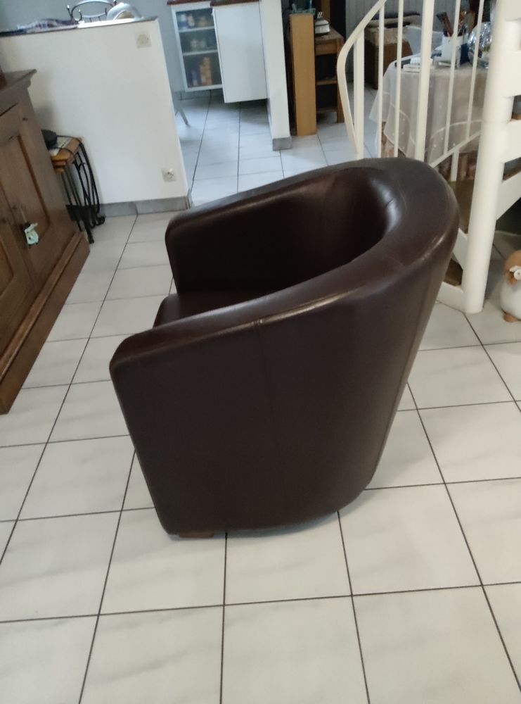 Cabriolet en cuir 80 La Norville (91)