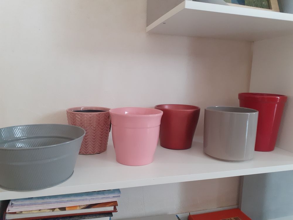 cache pots 5 Montaigu (85)