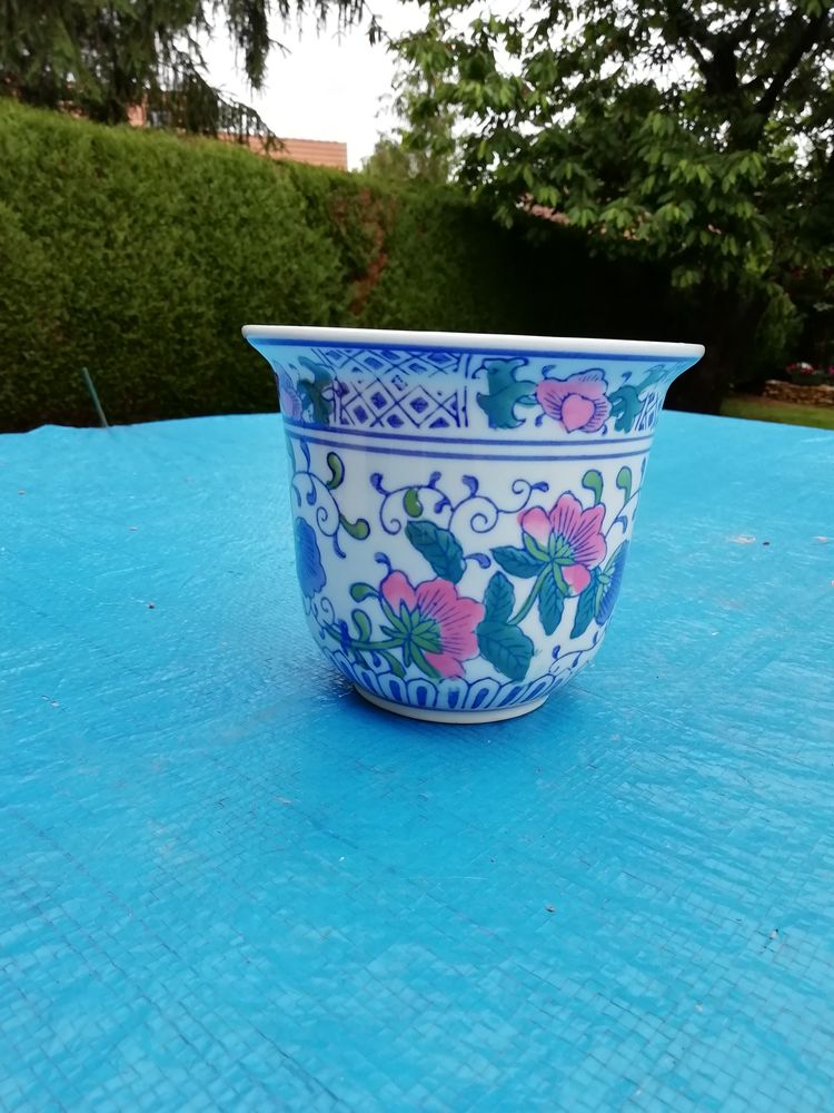 Cache pot 19 L�signy (77)