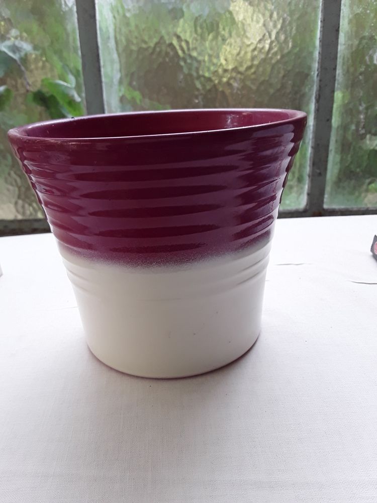 Cache  pot 5 Rocheville (06)