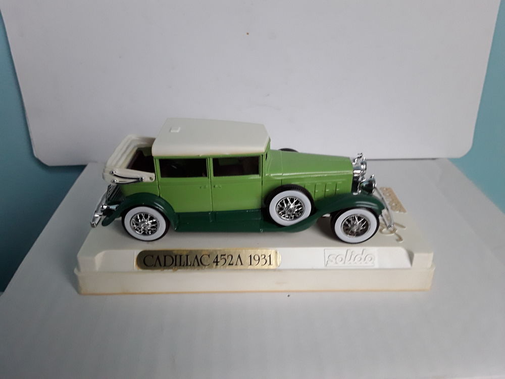 Cadillac verte 452 a 1931 solido Age d'or 15 Gometz-la-Ville (91)