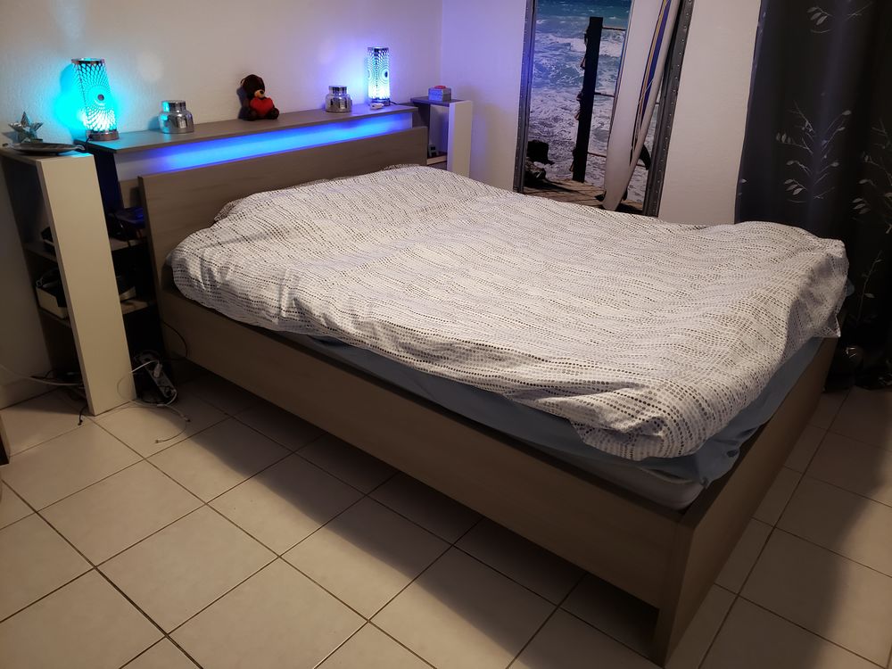 Cadre de lit avec led, sommier � lattes 249 Antibes (06)