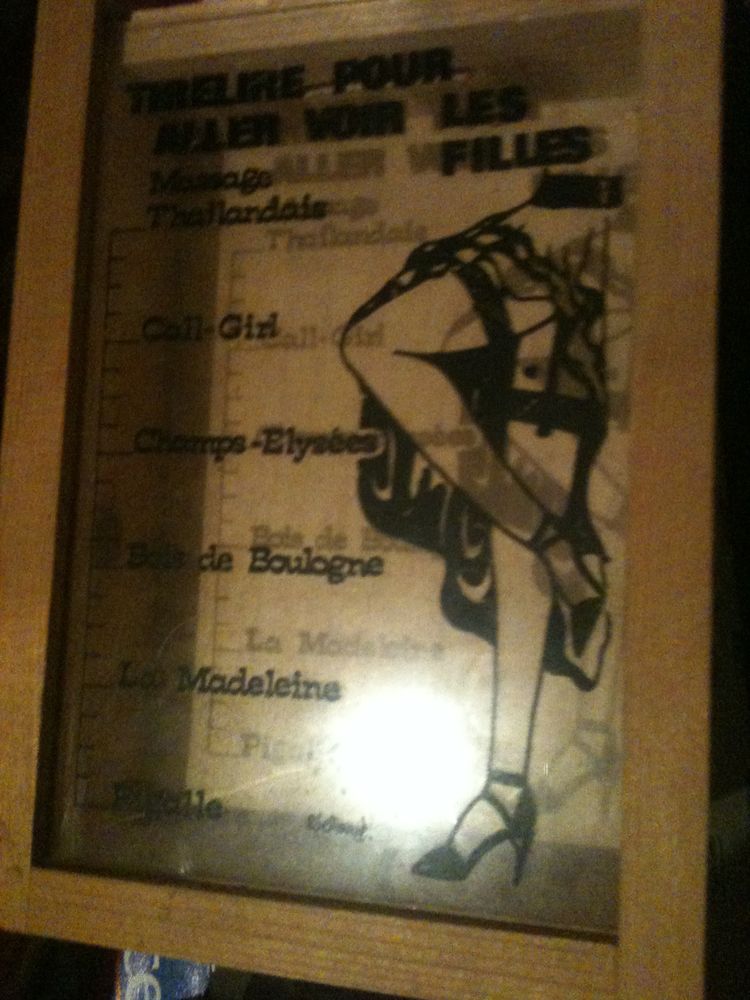 Cadre bois tirelire dessin sexy sur vitre 30 Bosc-le-Hard (76)