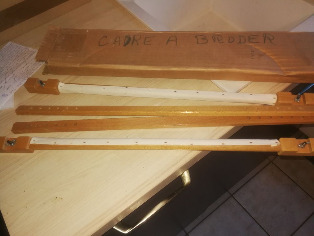 Cadre � broder 10 Le Creusot (71)