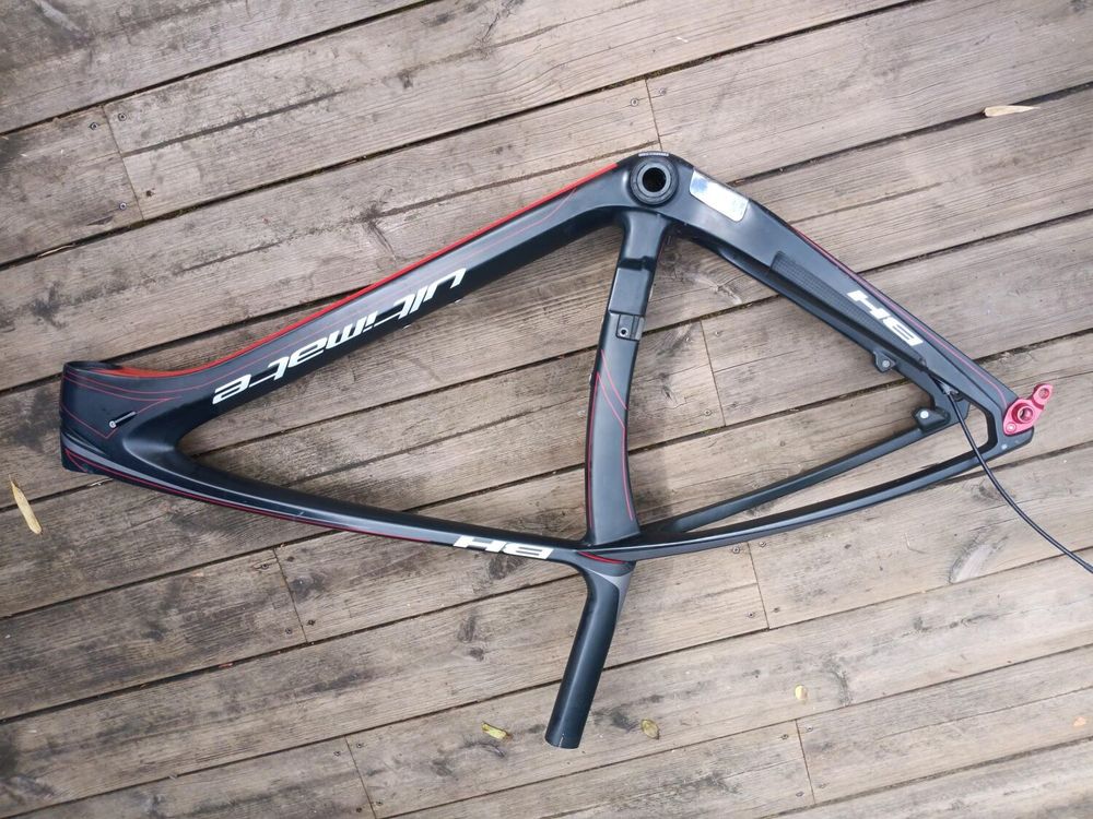 Cadre BH carbone fissur� (mais r�parable) 25 V�lizy-Villacoublay (78)