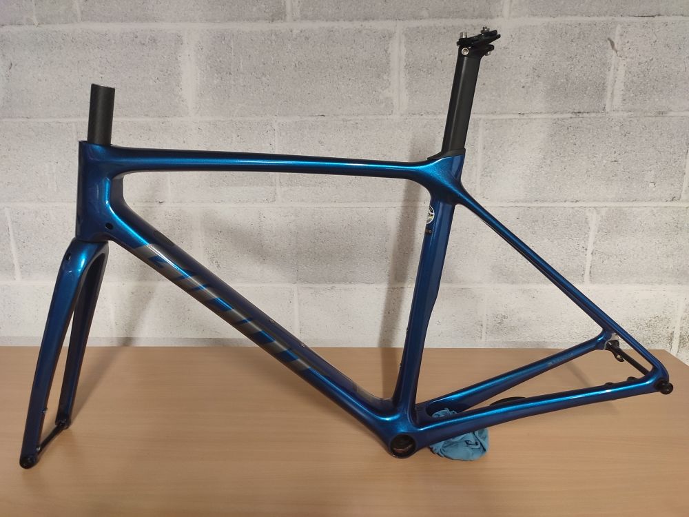 cadre carbone 2000 Coss�-le-Vivien (53)