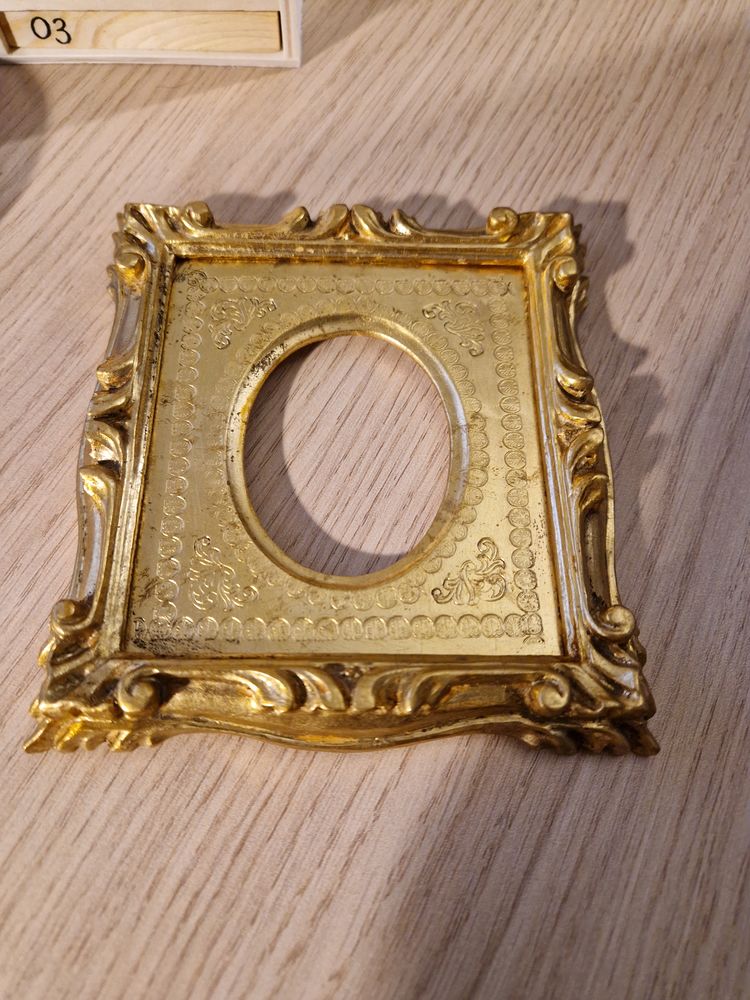 Cadre dor� pour miniature - milieu du XX�me 40 Paris 19 (75)