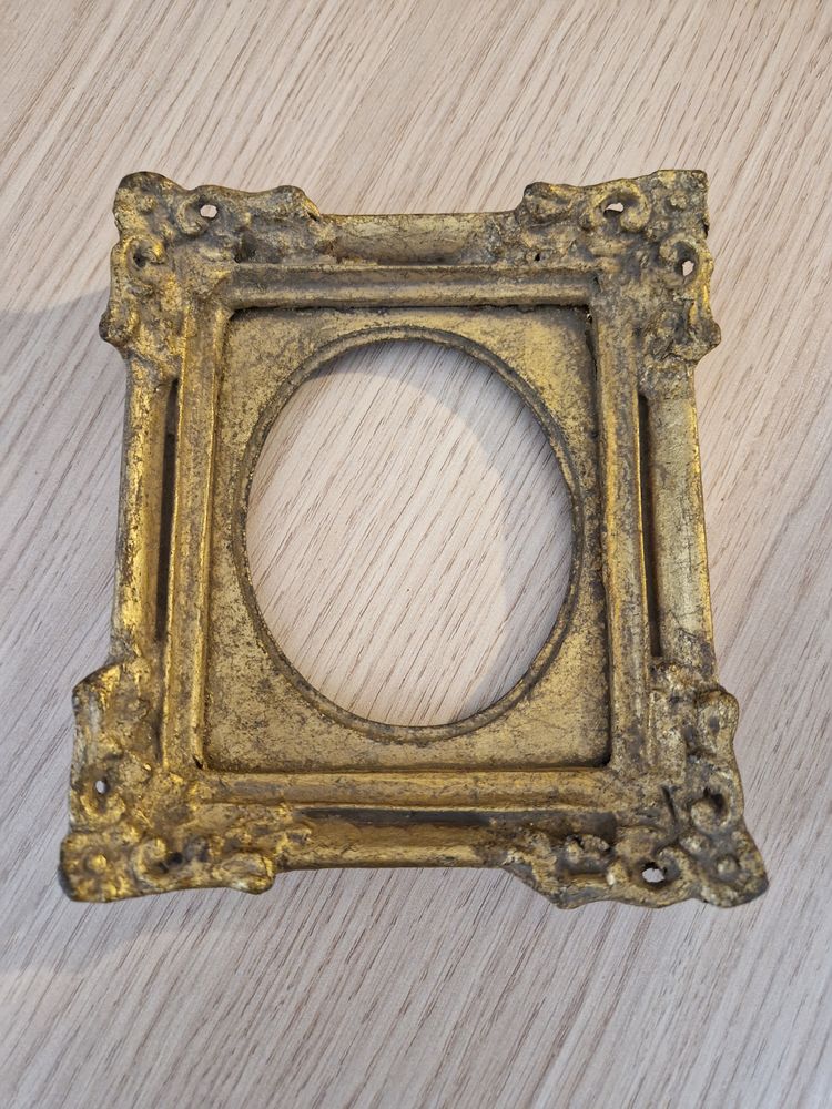 Cadre dor� pour miniature - milieu du XX�me 15 Paris 19 (75)