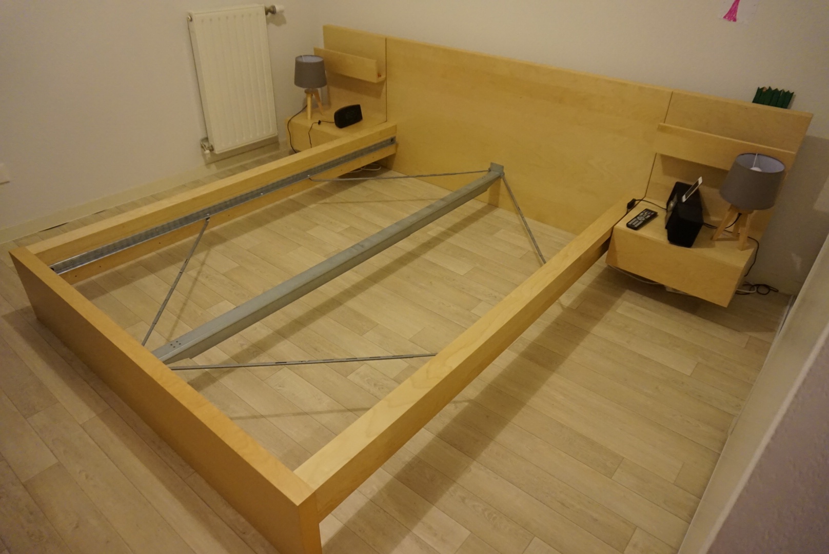 cadre de lit double malm et ses 2 chevets 130 Saint-M�dard-en-Jalles (33)