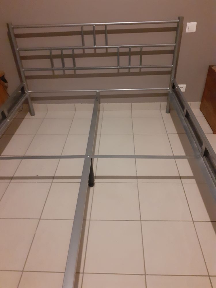 Cadre de lit m�tal 0 Onet-le-Ch�teau (12)