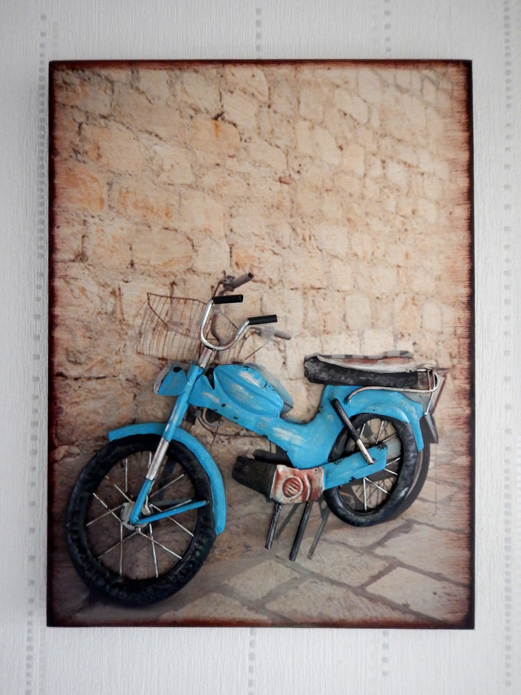 Cadre mural avec mobylette en relief 45 Noisy-le-Sec (93)