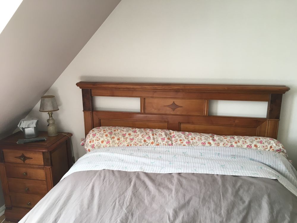 Cadre de lit en 140 noyer massif 100 Le Perray-en-Yvelines (78)