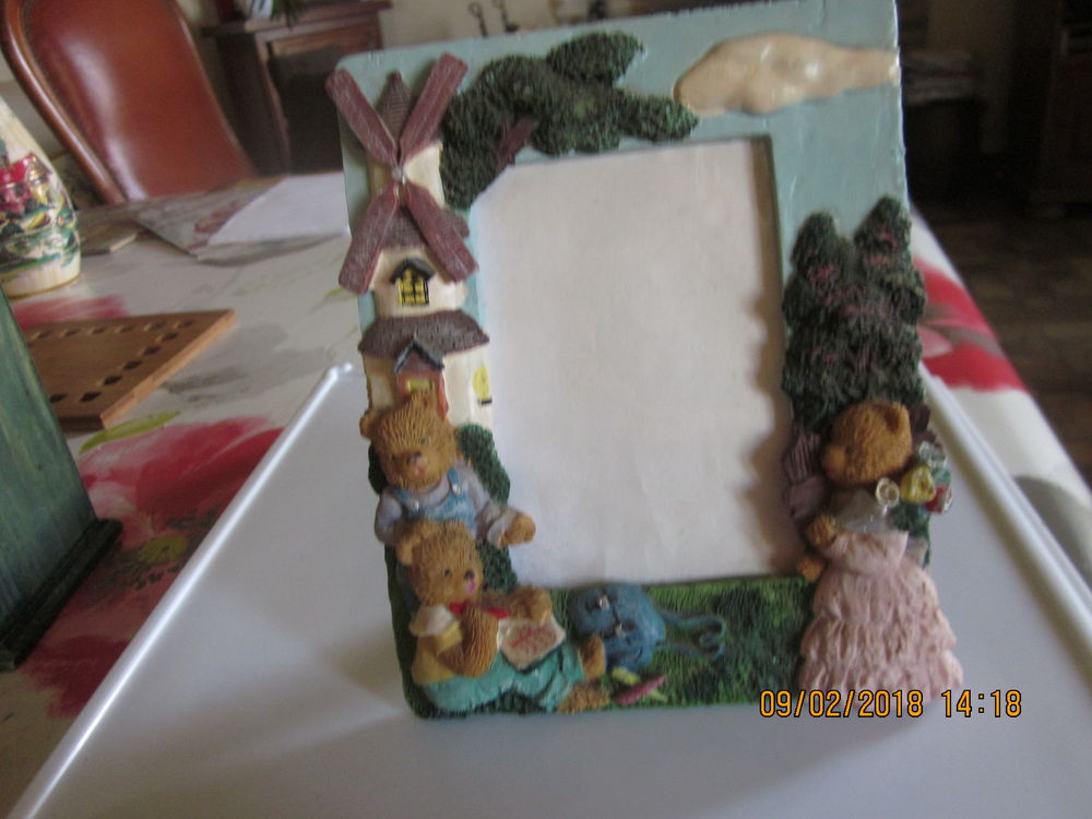 cadre photo avec des motifs animaux (ours)
1 Soucelles (49)