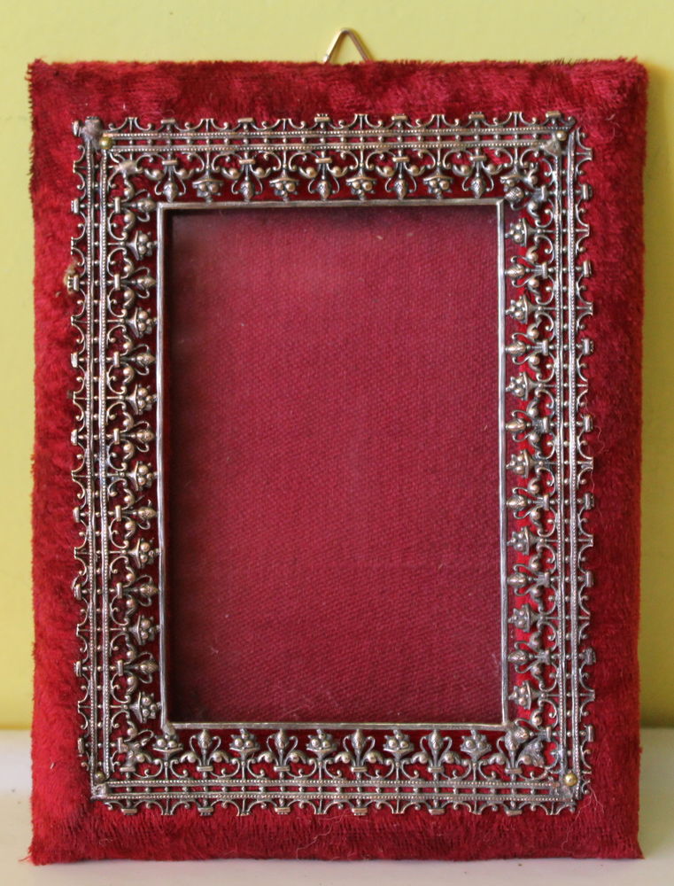 Cadre photo NAPOLEON III velours XIX eme m�tal argent� 80 Issy-les-Moulineaux (92)