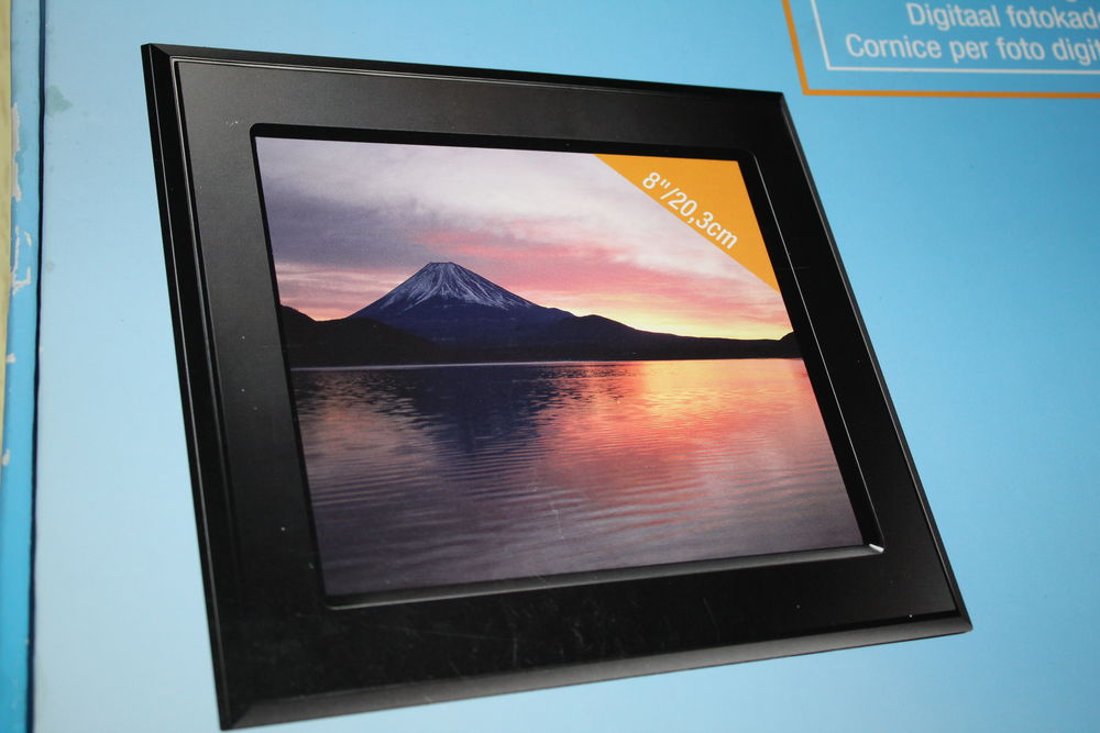 Cadre Photos Num�riques. 35 Crolles (38)