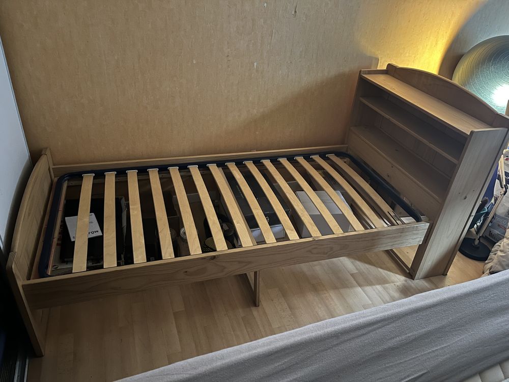 Cadre de lit une place en bois avec �tag�res en t�te de lit 120 Paris 12 (75)