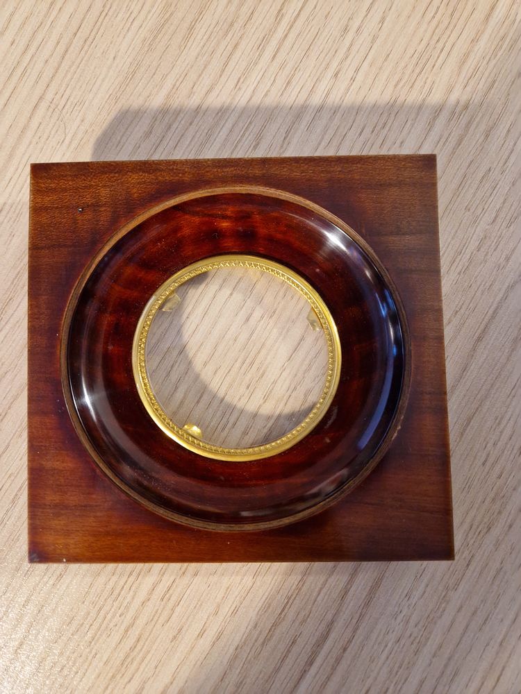 Cadre pour miniature - milieu du XX�me 40 Paris 19 (75)