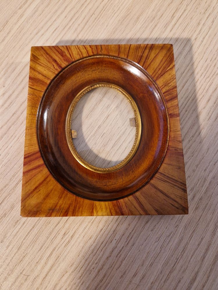 Cadre pour miniature - milieu du XX�me 40 Paris 19 (75)