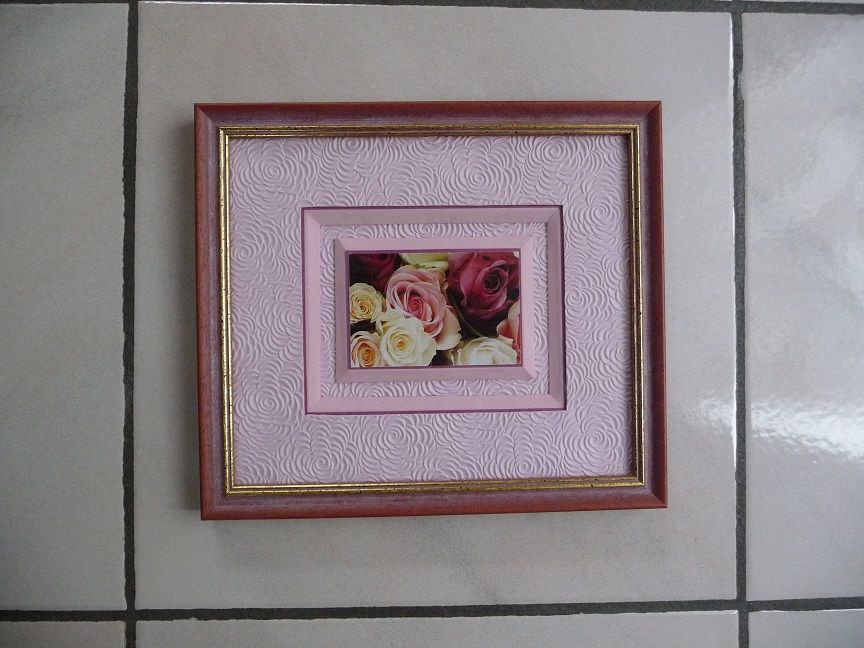 Cadre repr�sentant des roses avec motifs en relief - Neuf 20 Celles-sur-Belle (79)