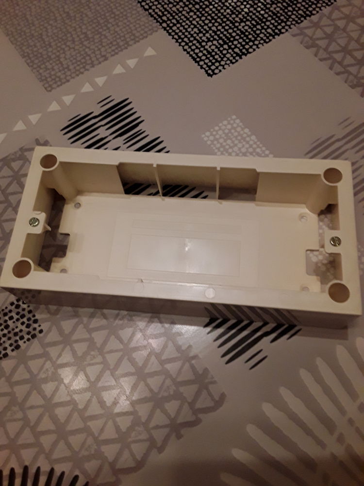 Cadre saillie 2 Combs-la-Ville (77)