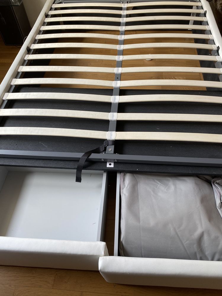 Cadre de lit + sommier 95 Bobigny (93)
