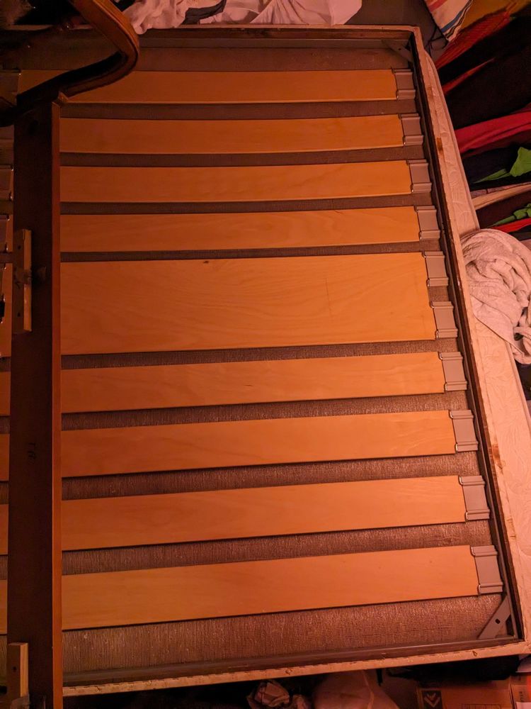 lit cadre + sommier 45 Saint-Romain-de-Lerps (07)