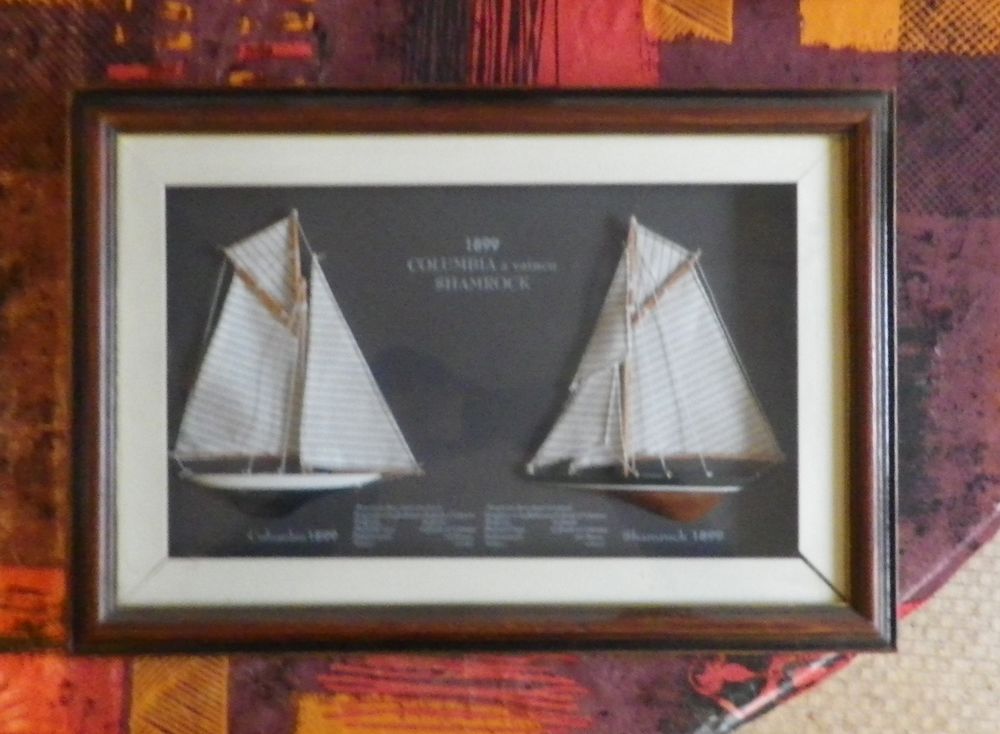 CADRE SOUS VERRE 2 VOILIERS COLUMBIA / SHAMROCK 10 Attainville (95)