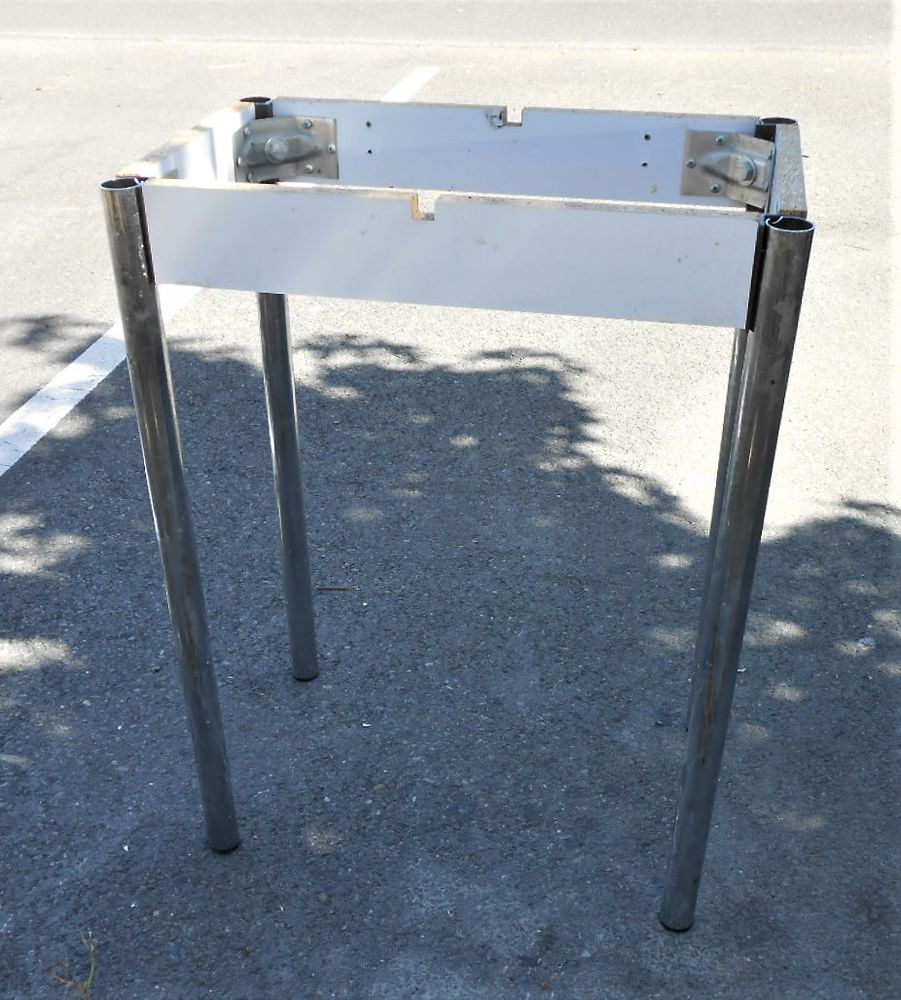 cadre table avec pieds inox + n�cessaire pour fixer plateau 15 Angers (49)