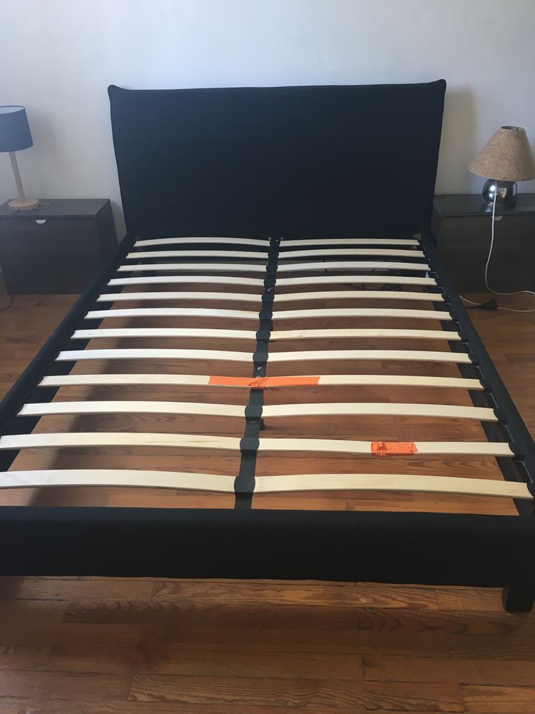 Cadre de lit 180 X 140 TISSU NOIR
50 Tassin-la-Demi-Lune (69)