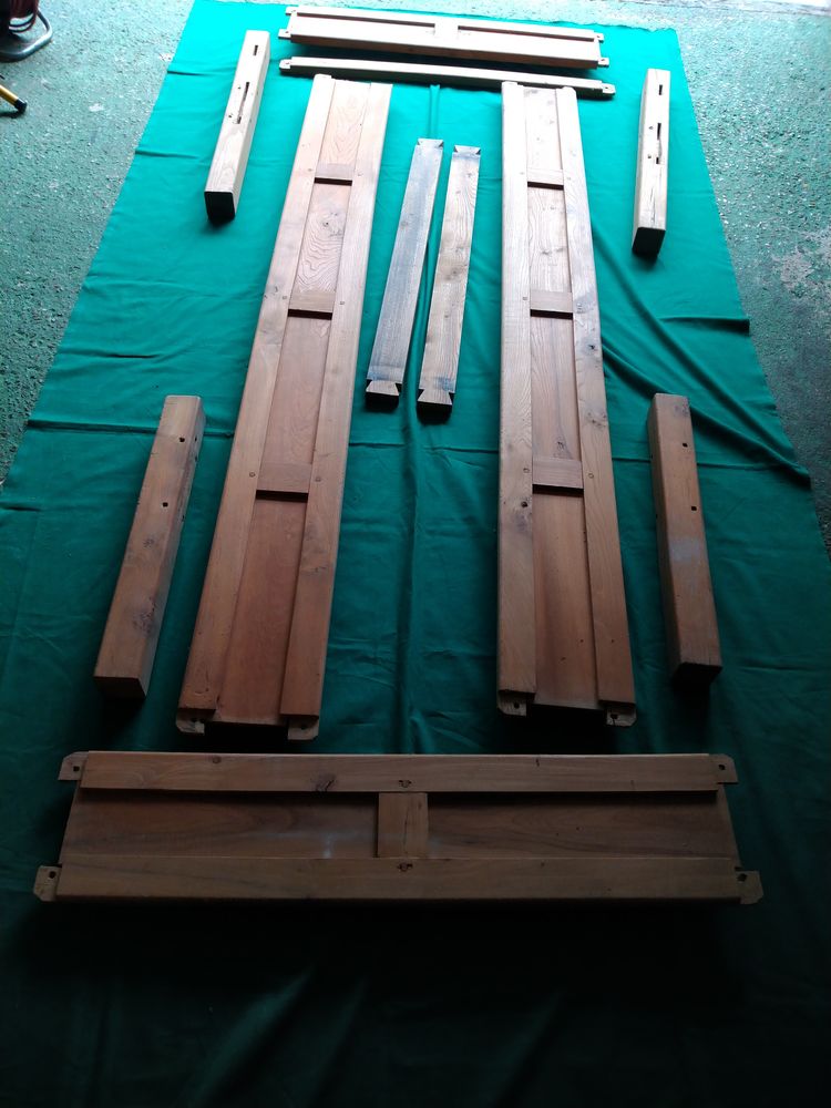  CADRES DE LIT EN ORME MASSIF 
90 Montargis (45)