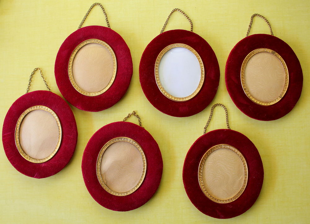 Cadres photo velours bordeaux, verre bomb� 50 Issy-les-Moulineaux (92)