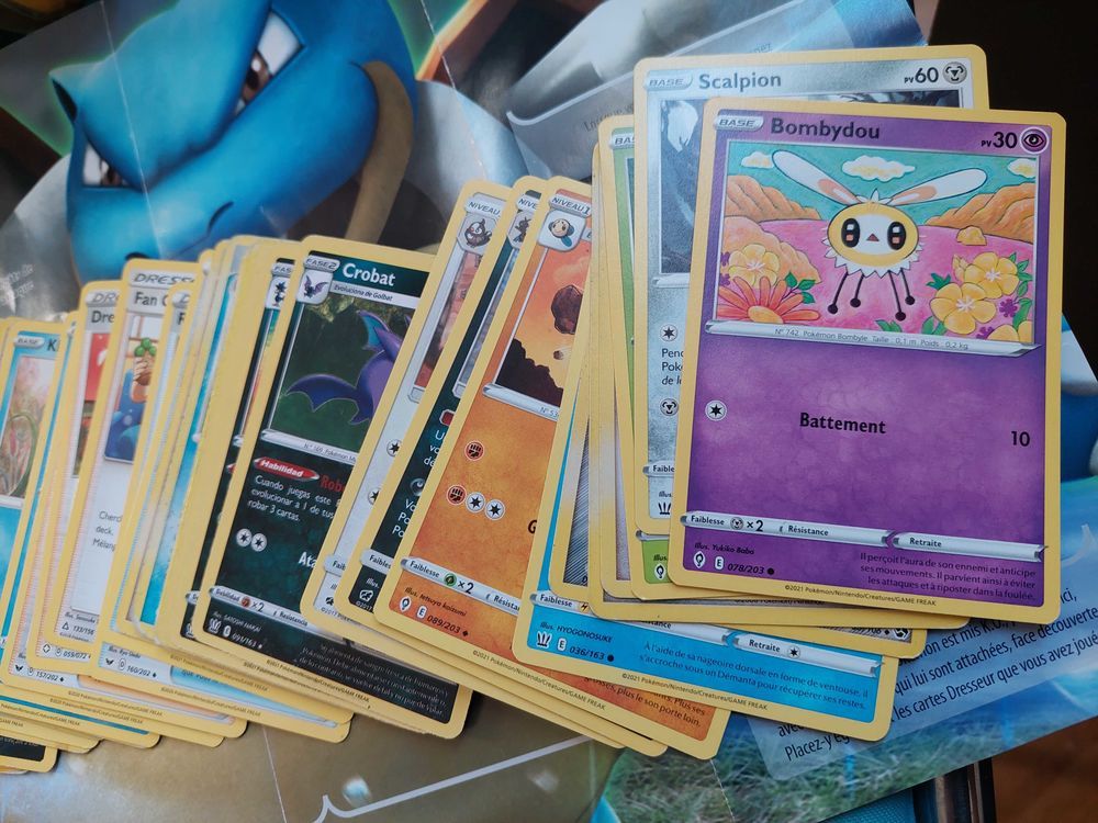 Lot+de+cadres+Pok�mon 30 Toulon (83)