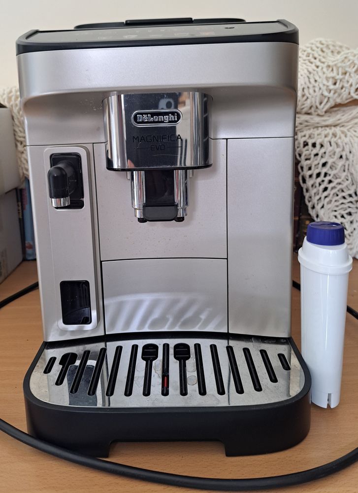 cafetiere DELONGHI MAGNIFICA EVO broyeur 500 Surg�res (17)