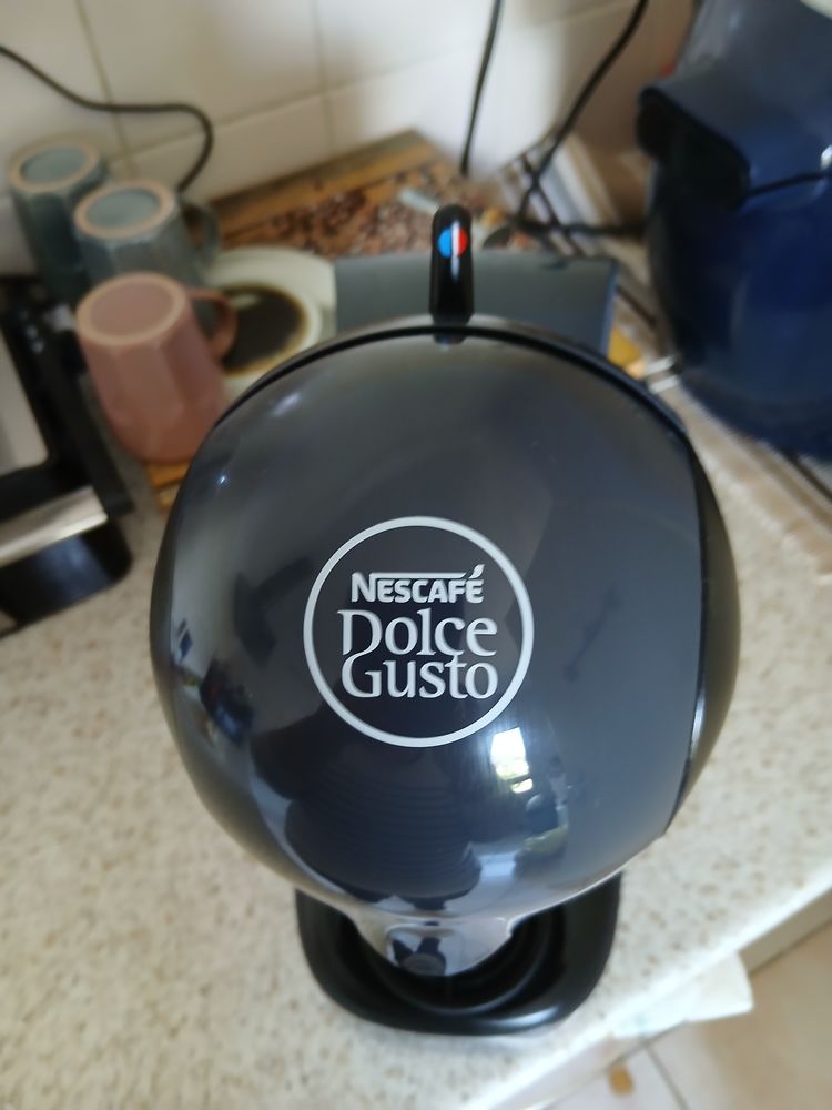 Cafeti�re dolce gusto + support � dosettes
20 Espalion (12)