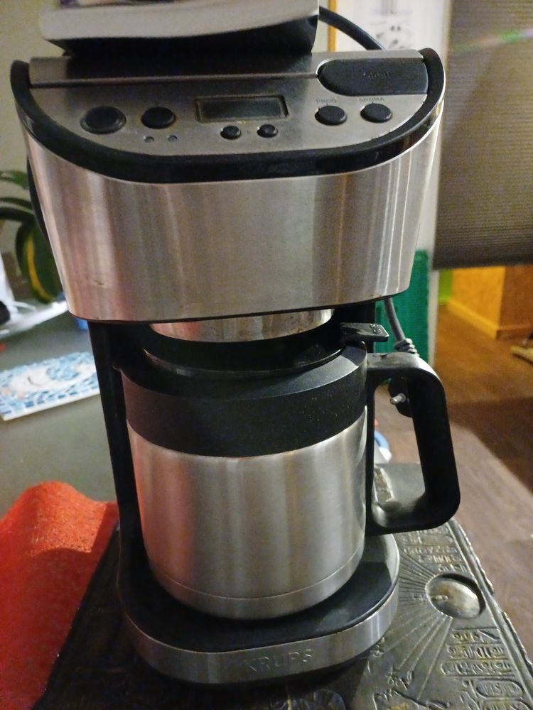 CAFETIERE ELECTRIQUE KRUPS 12 TASSES 43 Th�nioux (18)